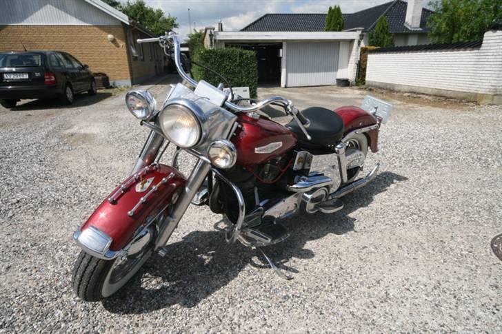 Harley Davidson ElectraGlide - TIL SALG - Hun er måske ikke så skarp som hun har været, meeen: Der er stadig lys i pæren! billede 16