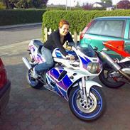Suzuki gsxr 750