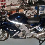 Suzuki sv1000
