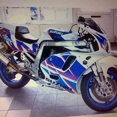 Suzuki gsxr 750