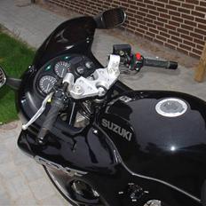 Suzuki GSX 750 F