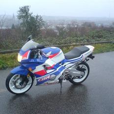 Honda CBR 600 F2 