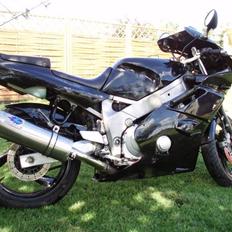 Yamaha FZR 600 solgt