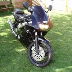 Yamaha FZR 600 solgt