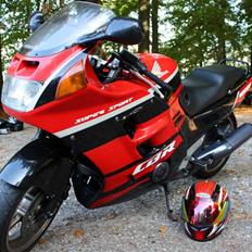 Honda CBR1000F