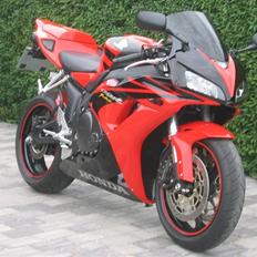 Honda cbr 1000rr fireblade