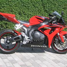Honda cbr 1000rr fireblade