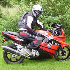Honda CBR 600 F2 pc25