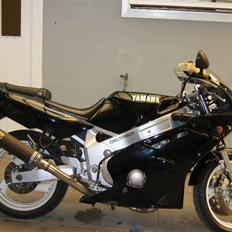 Yamaha FZR