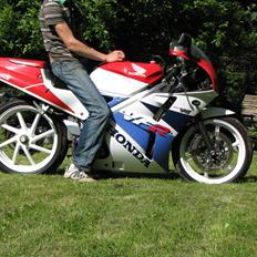 Honda VFR 400 R NC 30 solgt