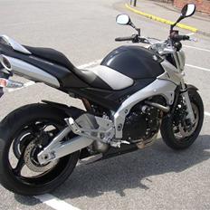 Suzuki GSR 600 K6