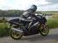 Suzuki GSX-R 750 T - Dainese 2-delt læderdragt, model "T. Flanker Div." Schuberth S1 hjelm, Mat-sort. Dainese Back Protector, model WAVE. Er fuldt ud tilfreds med det.