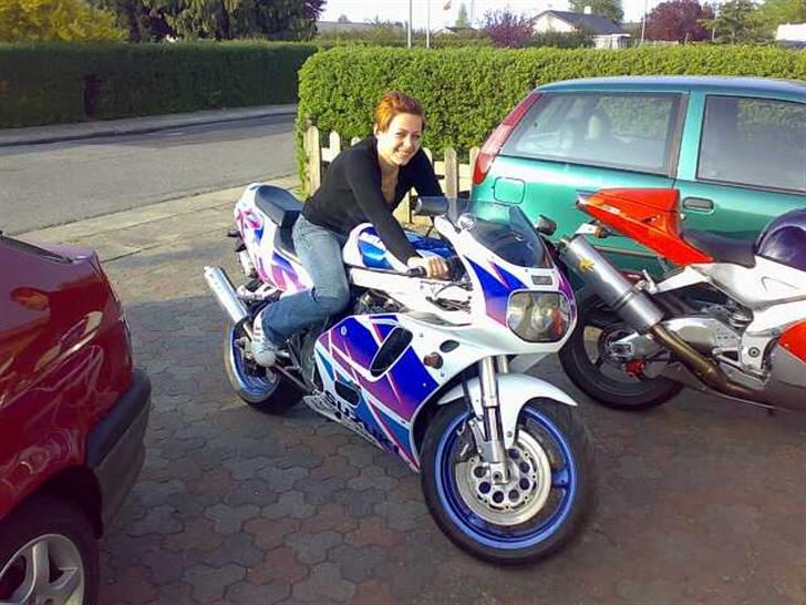 Suzuki gsxr 750 - Jep...Her er vi så...  billede 1
