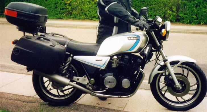 Yamaha XJ 650 - Her ses den med taskerne. Billedet er taget før jeg købte den. billede 5