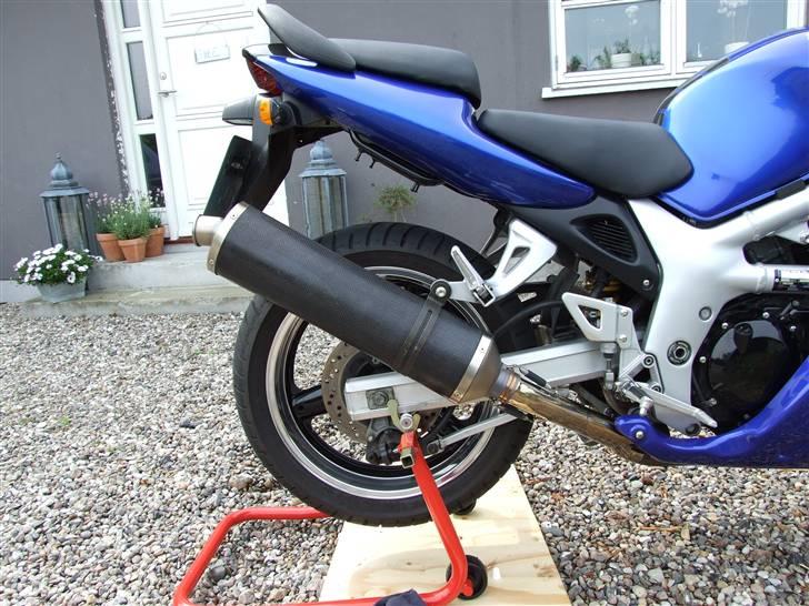 Suzuki sv 650 solgt - før vinter 07 med den grimme røv billede 2