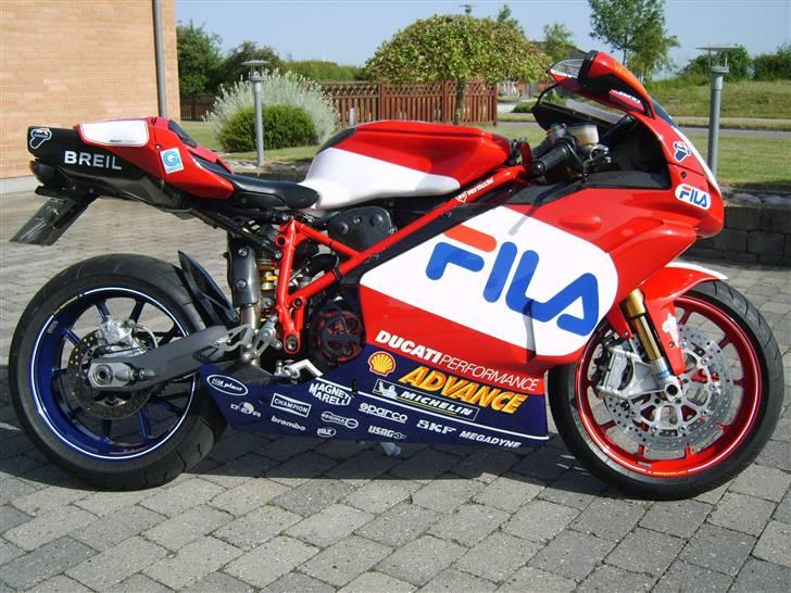 Ducati 999R Fila  nr. 113/200 - Fra siden billede 1