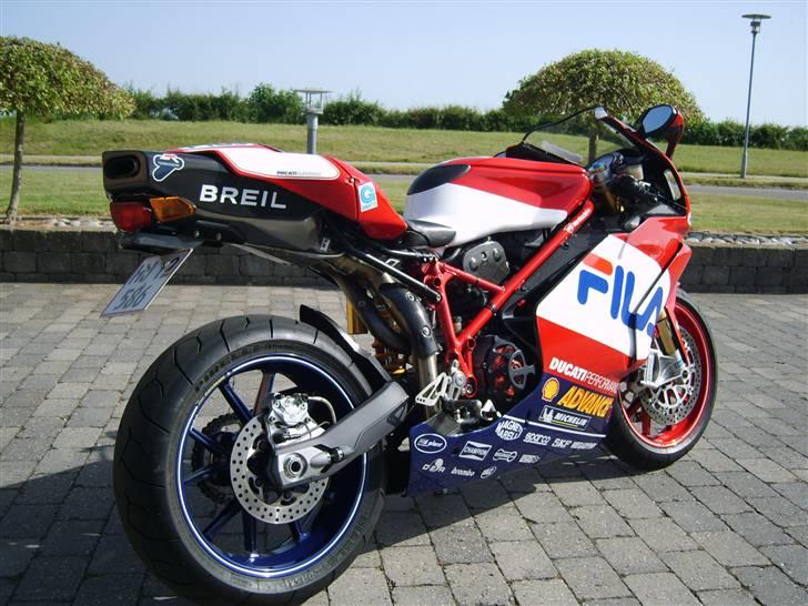 Ducati 999R Fila  nr. 113/200 - Elegant design billede 14