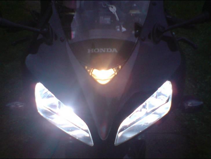 Honda CBR1000RR Fireblade - Når du ser dette i dit bakspejl.... SÅ FLYT DIG!!! billede 11