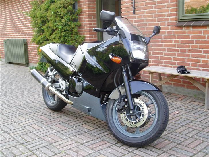 Kawasaki GPX 600 R SOLGT billede 5