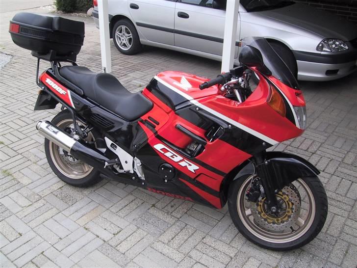 Honda CBR1000F SC24 billede 2