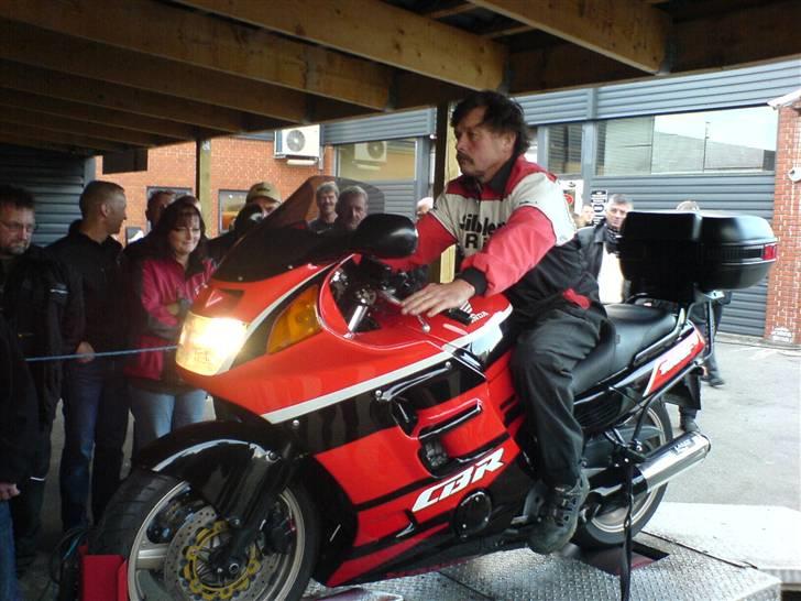 Honda CBR1000F SC24 - Lars MC fyrer den af. billede 4