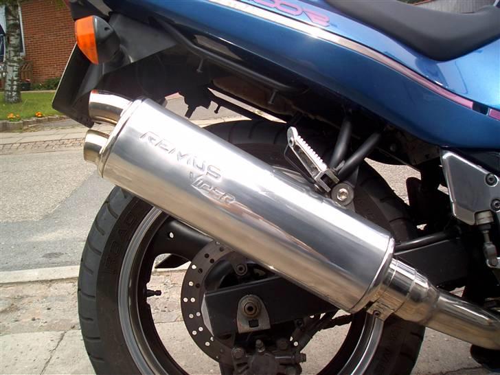 Suzuki RF 600 R *Solgt* billede 2