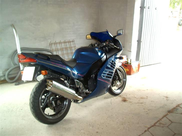 Suzuki RF 600 R *Solgt* billede 4