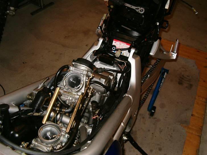 Suzuki SV650S "SOLGT" - Karburatorne fik også en tur, ellers var de dækket til mens det andet blev lavet, skulle helst ikke have noget skidt der ned! billede 6