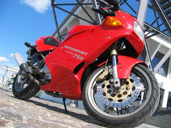 Ducati 750 SuperSport - Min italienske elskerinde billede 1