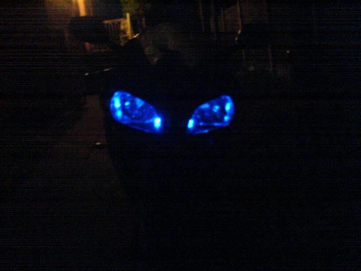 Yamaha R1 billede 12