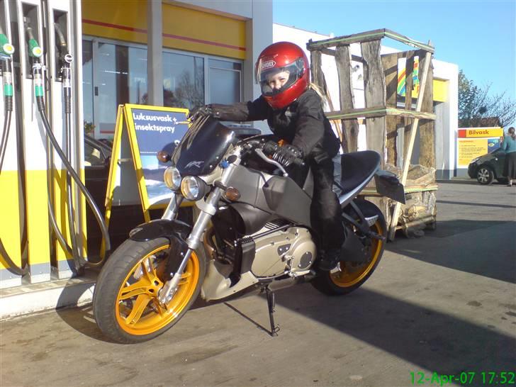 Buell [Corner-Cruiser] xb12s - mathilde giver en omgang V-pover billede 5