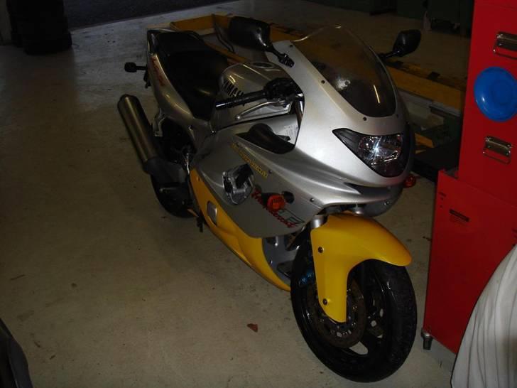 Yamaha YZF 600 Thundercat billede 2