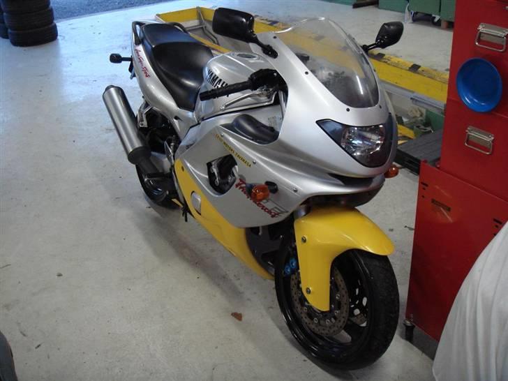 Yamaha YZF 600 Thundercat billede 3