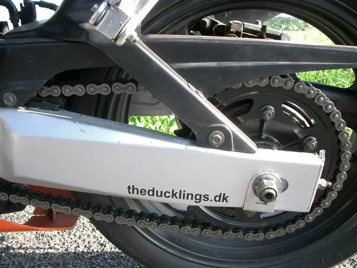 Yamaha YZF600R Thundercat solgt - Sort tandhjul, det pyntede. Og så lige lidt reklame.... billede 17