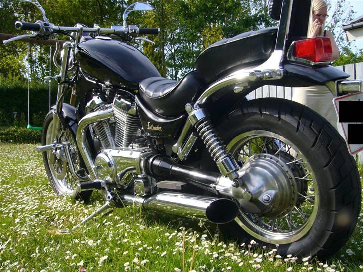 Suzuki VS700 Intruder billede 1