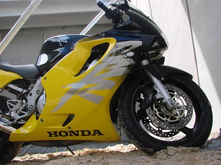 Honda CBR 600 F4 **SOLGT** billede 6