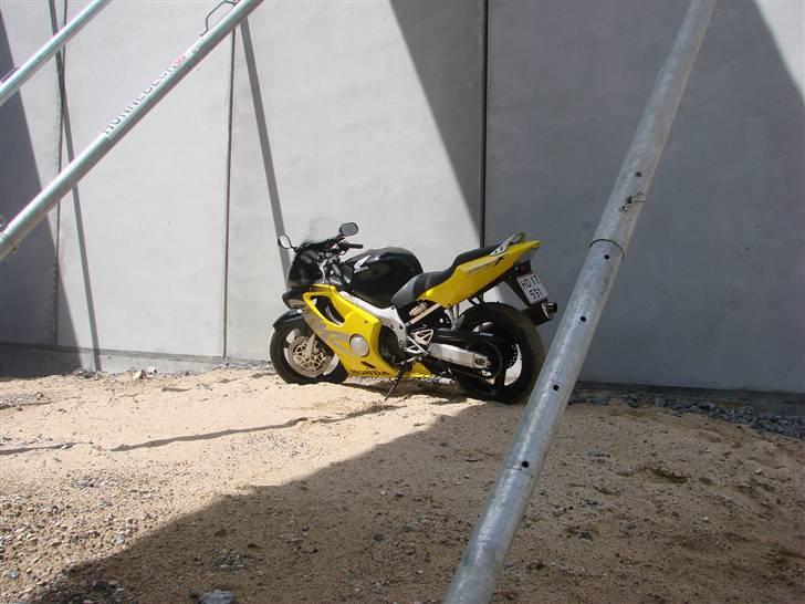 Honda CBR 600 F4 **SOLGT** billede 10