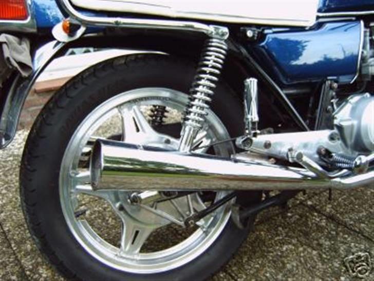 Honda CB 650 *SOLGT* - Masser af nye dele, står rigtig flot billede 8