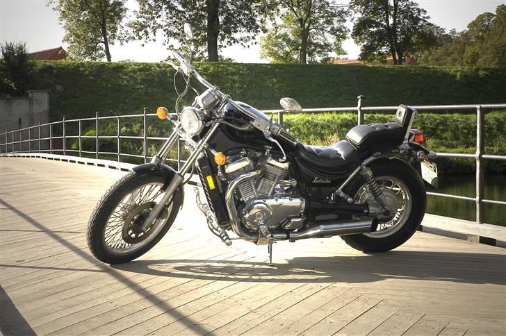 Suzuki Intruder - Det blev dog også til et par solo shots af stjernen alene billede 2
