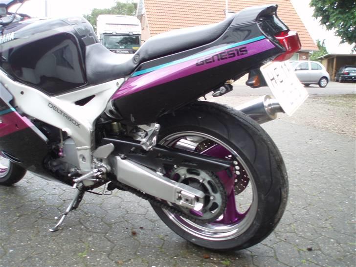 Yamaha fzr 1000 (total skadet) billede 6