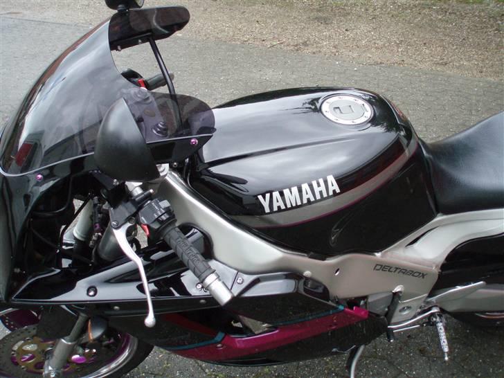 Yamaha fzr 1000 (total skadet) billede 15