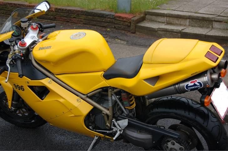 Ducati 996 biposto (til salg) - Og skønheden lidt bagfra  billede 2