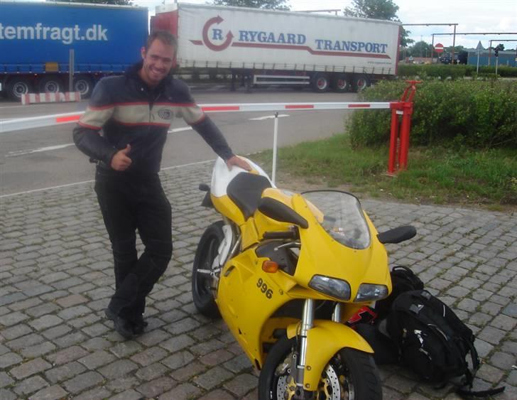 Ducati 996 biposto (til salg) - Har lige underskrevet slutseddel og er slemt godt tilfreds!!! billede 3