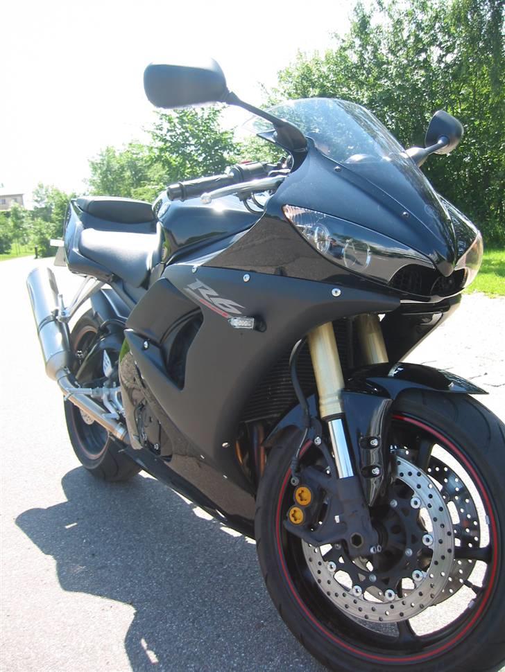 Yamaha R6 billede 2