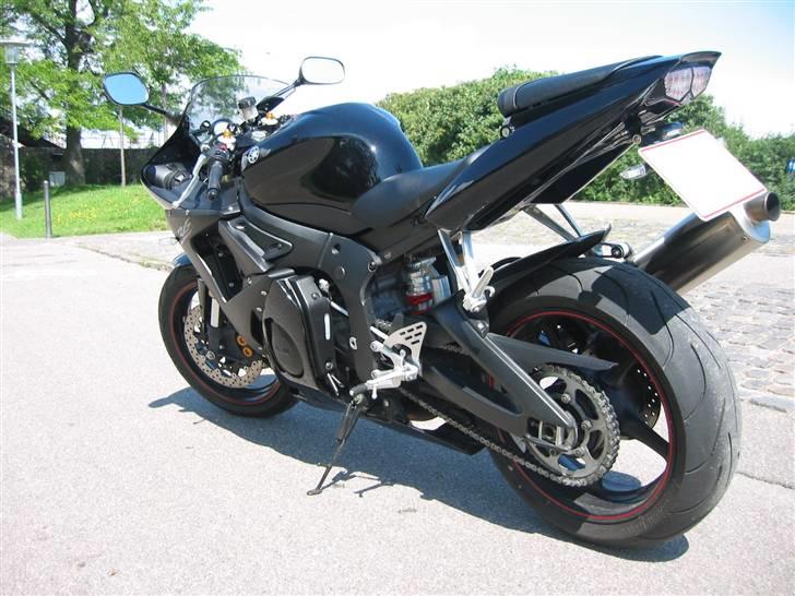 Yamaha R6 billede 15