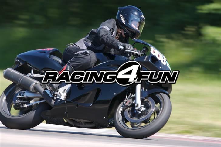 Suzuki GSX-R 600 - Første banedag! Det fedeste jeg nogensinde har prøvet! Ses på knutstorp d. 28 ;o) billede 4