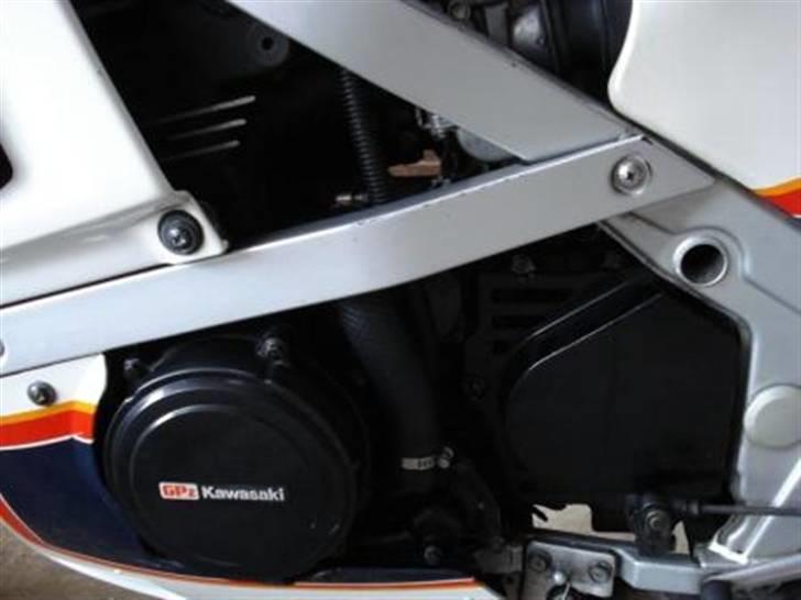 Kawasaki Gpz 600R - lidt mørkt!, men fra venstre side! billede 6