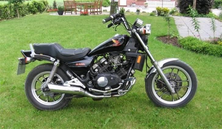 Honda VF 500 C - Magna*solgt* billede 3