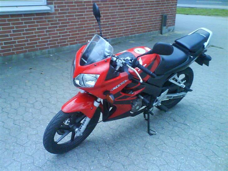 Honda CBR 125 r *Solgt* - lige kommet hjem med den :P billede 1