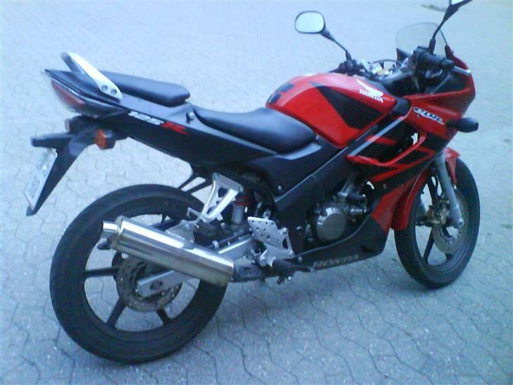 Honda CBR 125 r *Solgt* - med den gamle potte på.. billede 2